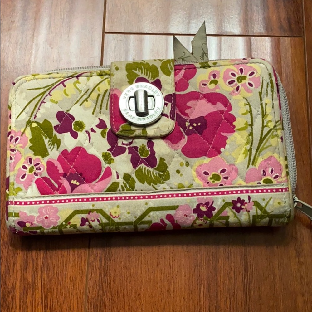 Vera Bradley Wallet/Clutch